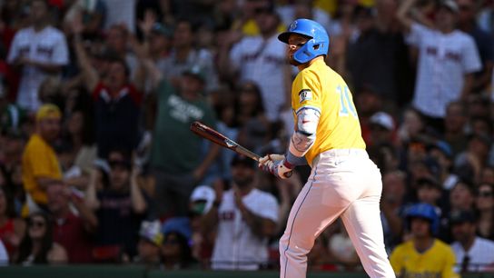 Red Sox offense explodes for 7 runs, defeat the Astros as Boston passes the Yankees in standings taken at BSJ Headquarters (Red Sox)